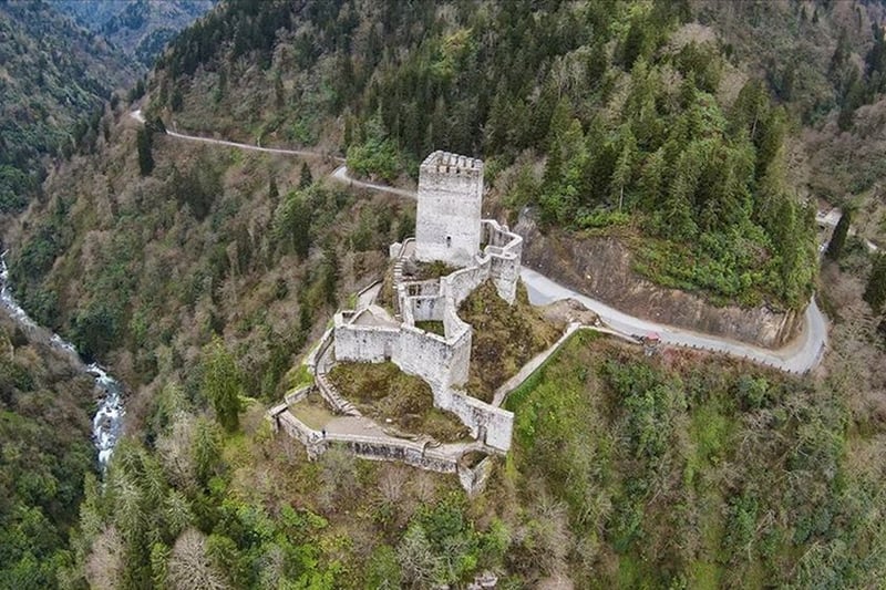 Çamlıhemşin’de birçok kültür varlığı için yeni tescil kararları: Zil Kalesi’nin koruma planı 1 yıl uzatıldı