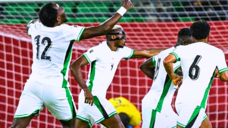 Nijerya Dünya Kupası'na bir adım daha yaklaştı: Osimhen'in golelriyle Lemina'lı Gabon'u elediler