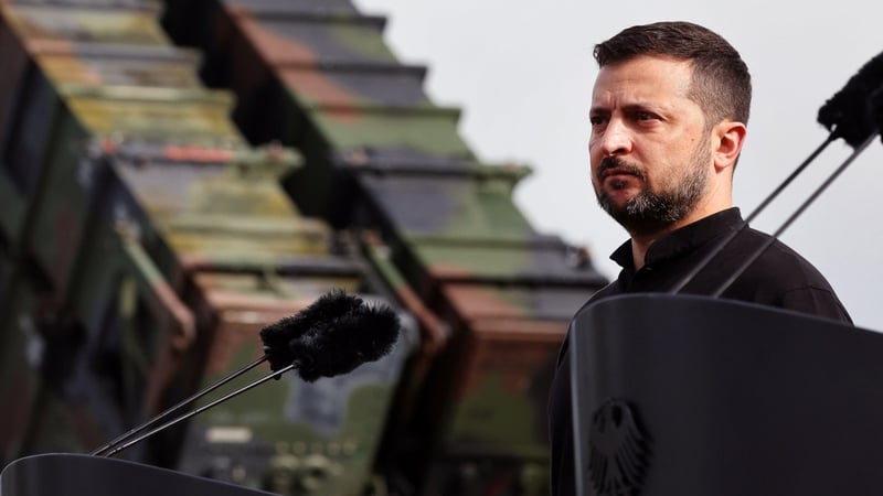 Krieg in der Ukraine: Selenskyj will in Europa Gas und Flugabwehrsysteme kaufen