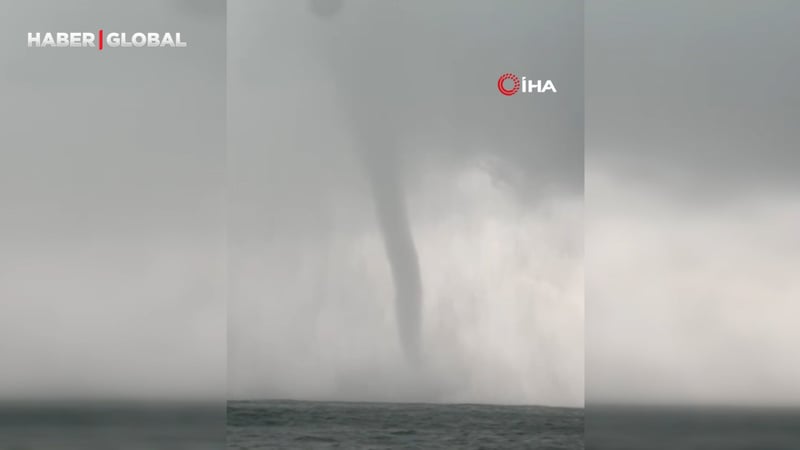 Marmaris açıklarında oluşan dev hortum kamerada