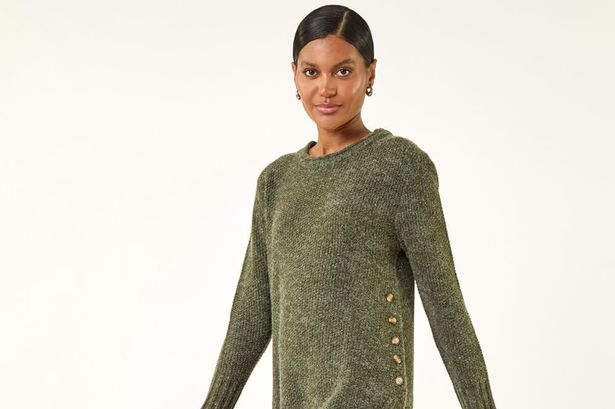 Roman shoppers grab 'lovely' midi skirt that's bloat-friendly and 'nice' for winter