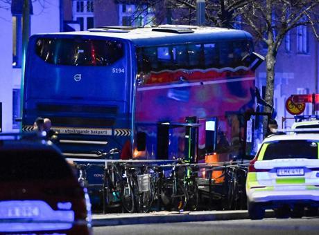 Son dakika...Stockholm'de otobüs faciası! Ölü ve yaralılar var