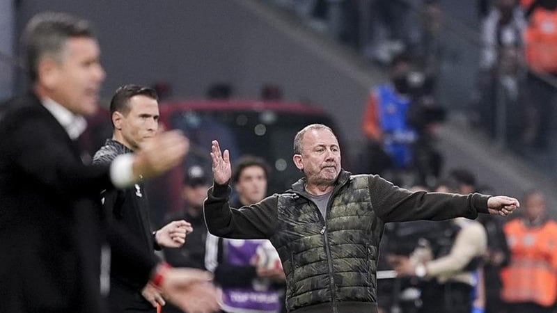 Beşiktaş'tan ayrılık kararı! Jurasek'a yol göründü