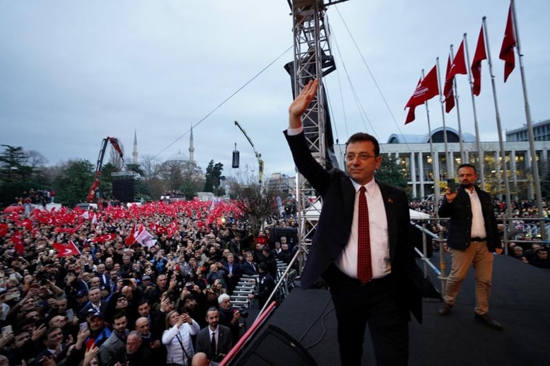Ekrem İmamoğlu'nun hesabı 3 kez art arda engellendi