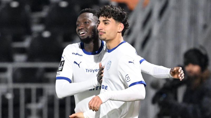 Ligue 2 : le leader Troyes se reprend à Laval, Pau surpris par Le Mans