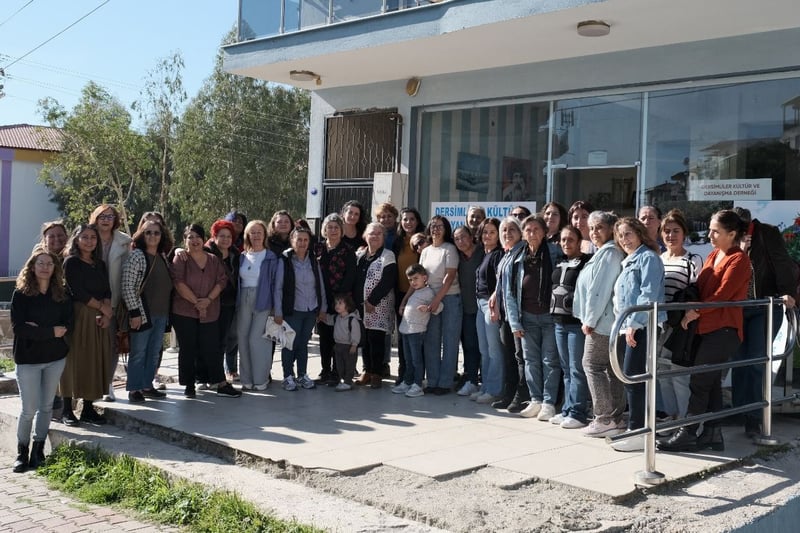 Bornovalı kadınlarla 25 Kasım buluşması | Karaca: 'Faşizme geçit vermeyecek olan örgütlü mücadelemizdir'