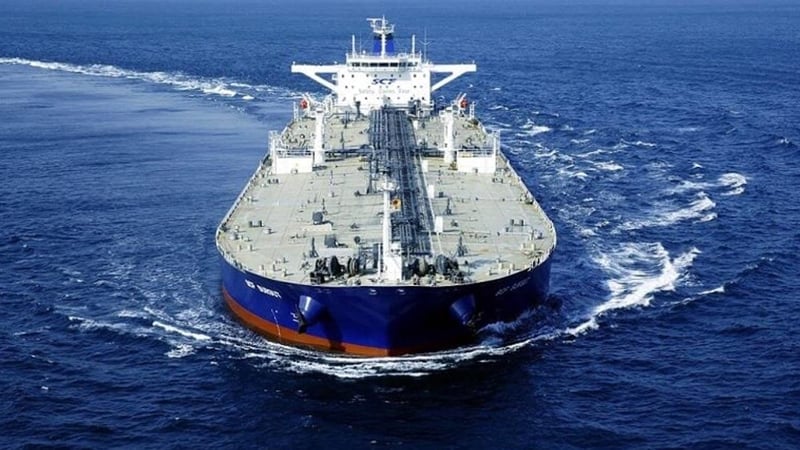 Kocaeli açıklarında Rusya'ya ham petrol taşıyan gemide yangın