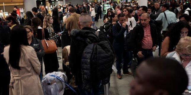 Airbus A320 : le constructeur corrige en urgence une faille logicielle, des centaines d’avions encore cloués au sol dans le monde