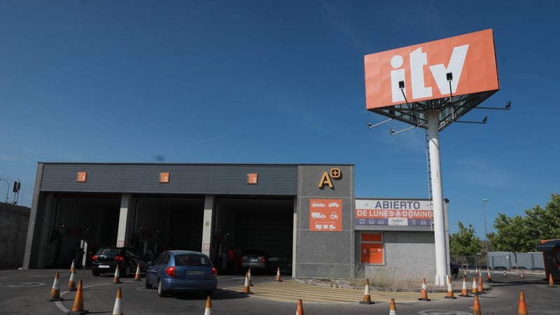 El peligro de circular sin tener en vigor la ITV: estas son las multas a las que se pueden enfrentar los conductores que cometan esta infracción