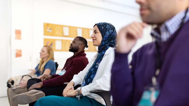 5-Tage-Wertekurs: Migranten sollen 10 Gebote unterschreiben, wenn sie in beliebtem Urlaubsland leben wollen