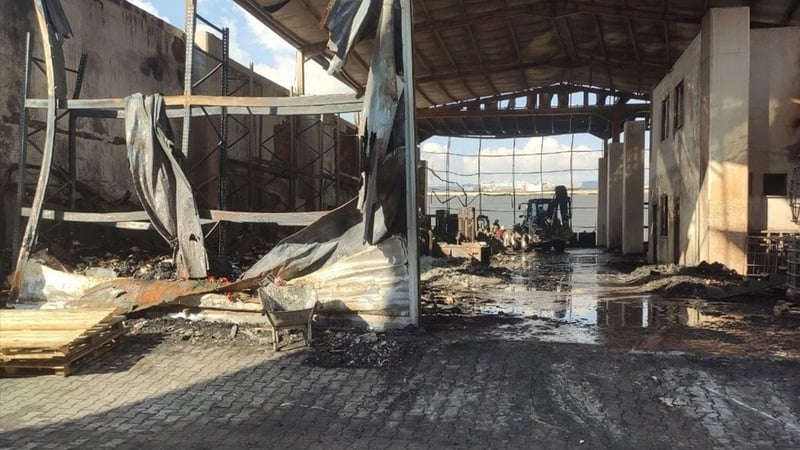 Kozmetik fabrikasında çıkan yangında ölü sayısı 7'ye yükseldi