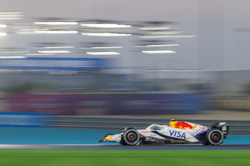 Formula 1 Katar Grand Prix'sinde sprint yarışını Piastri kazandı