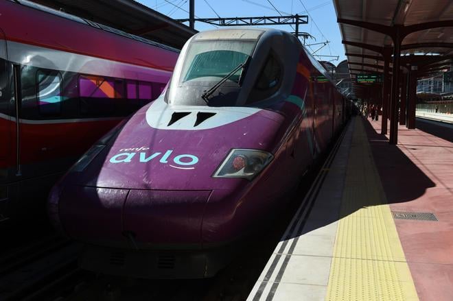 Renfe pone hoy a la venta billetes Avlo a un precio de 7 euros para viajar entre Madrid, Sevilla y Málaga