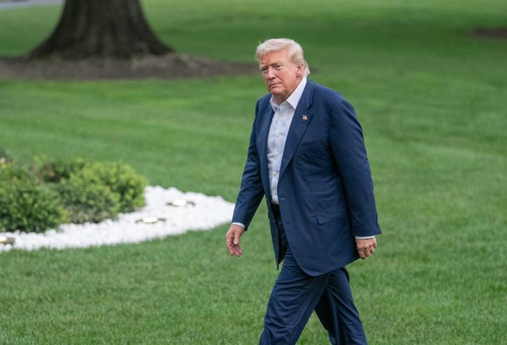 ABD Başkanı Trump: "Venezuela ve çevresindeki hava sahası tamamen kapatılacak"