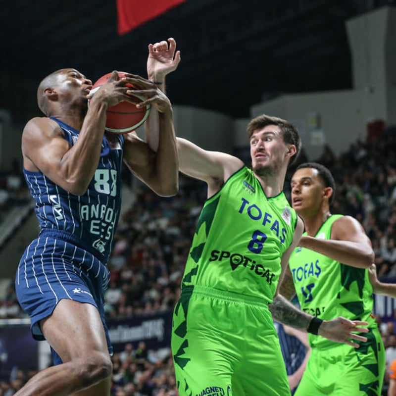 Anadolu Efes, TOFAŞ'a mağlup oldu!