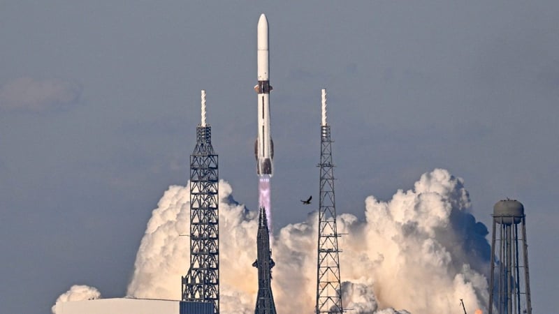 Blue Origin : derrière le succès du décollage et de la récupération de la fusée de Jeff Bezos, la dangereuse course vers l’espace des astrocapitalistes