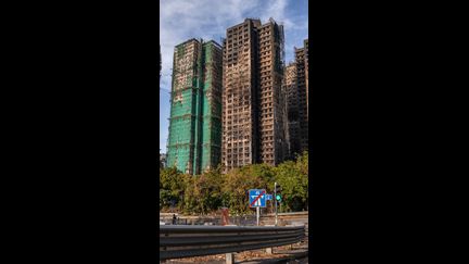 Au moins 128 morts dans l'incendie des immeubles à Hong Kong