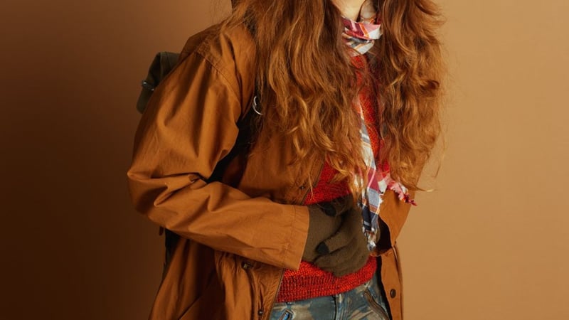 Farbwechsel in der Übergangszeit: Herbst- und Wintertöne zusammen tragen