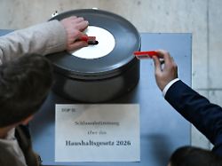 180 Milliarden neue Schulden: Bundestag beschließt Haushalt für 2026