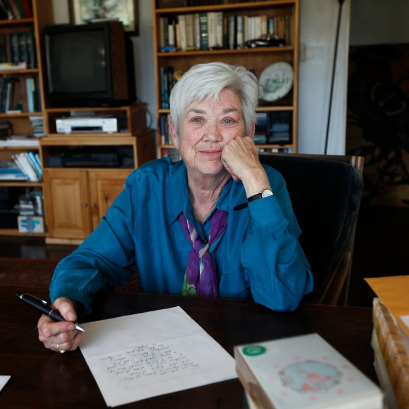 Ellen Bryant Voigt, Poet With a Musical Ear, Dies at 82