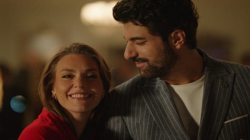 Engin Akyürek ve Aslı Enver'li yapıma müjdeli haber! Enfes Bir Akşam ikinci sezon onayı aldı