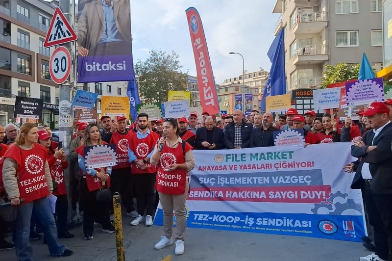 File Market işçileri sendikal hakları için direniyor