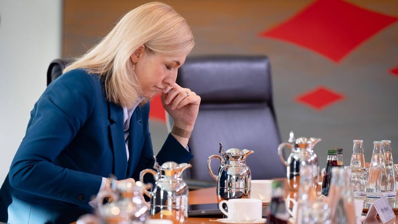 Abgelehntes Sparpaket: Warum die Krankenkassenbeiträge 2026 stärker als geplant steigen dürften