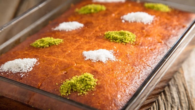 Evde irmikli revani yapılışı! Hem lezzetli hem hafif tarif isteyenler bunu deniyor