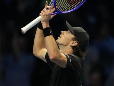 De Minaur beats Fritz for first ATP Finals win and now needs Alcaraz favor