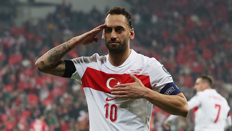 Hakan Çalhanoğlu, Bülent Korkmaz'ı yakaladı