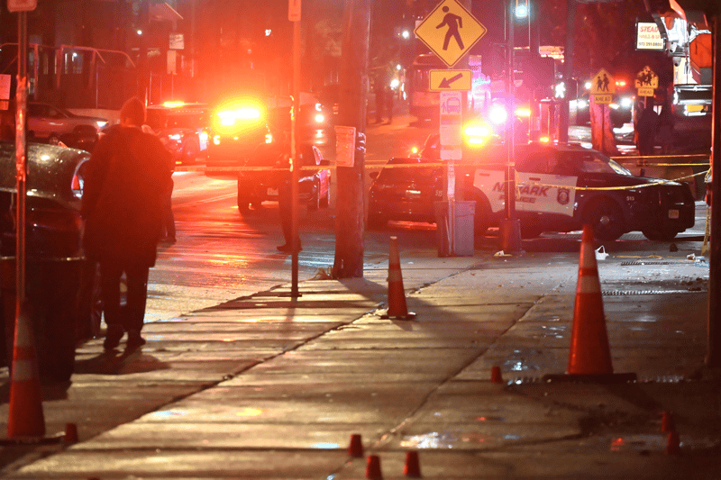 New Jersey'deki silahlı saldırıda biri çocuk en az dört kişi hayatını kaybetti