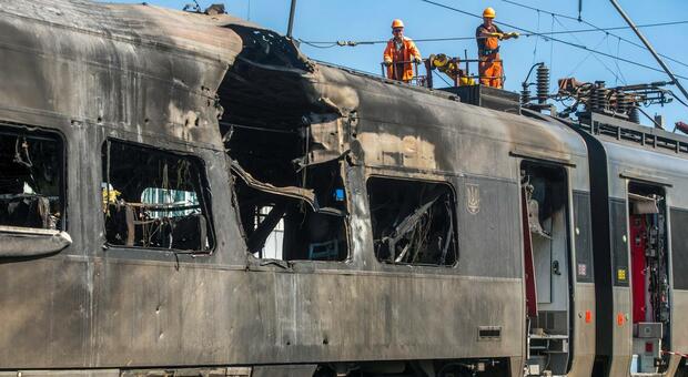 I raid russi sulle ferrovie paralizzano l?Ucraina. Bloccate armi e merci