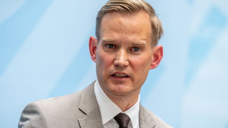 Gesundheit: "Tot operiert": Streeck will Umdenken bei Versorgung Älterer