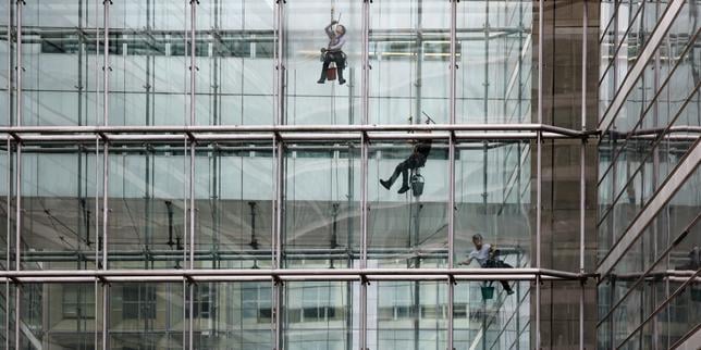 Le recours croissant à l’externalisation dégrade les conditions de travail des agents de nettoyage, note l’Anses