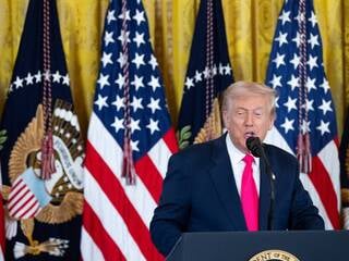 Football. Donald Trump gracie le milliardaire britannique Joe Lewis, ancien propriétaire de Tottenham