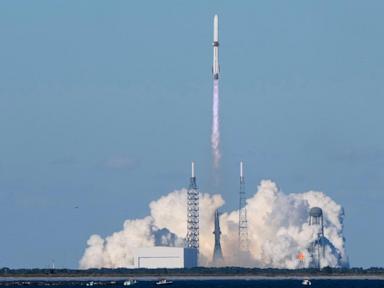 Blue Origin launches huge rocket carrying twin NASA spacecraft to Mars