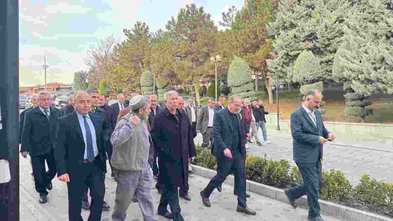 Mansur Yavaş Hacı Bayram esnafıyla bir araya geldi