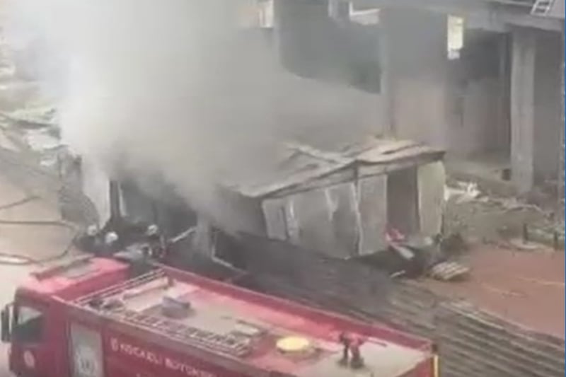 Kocaeli'de yangın: İşçi konteyneri cayır cayır yandı