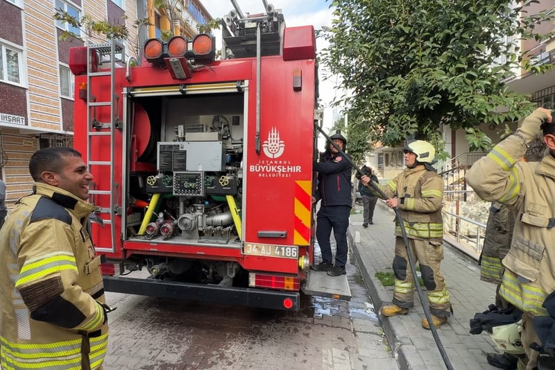 Ocakta unutulan yemekten yangın çıktı: Anne ve 2 çocuğu hastaneye kaldırıldı