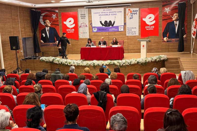 Aydın’da Genel-İş ve Ekmek ve Gül’den ortak 25 Kasım paneli: ‘Birlikte mücadelenin simgesi’