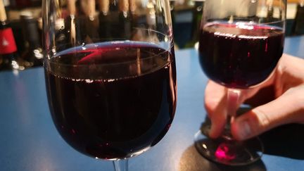"Ils le fêtent mieux que nous" : le Japon, toujours premier importateur de Beaujolais nouveau, mais en recul