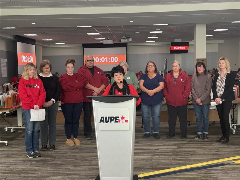Alberta nurses reach last-minute tentative deal to avoid strike