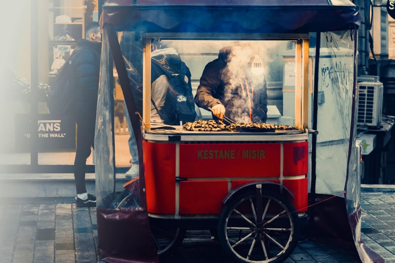 Kış aylarının vazgeçilmezi kestanenin fiyatı el yakıyor