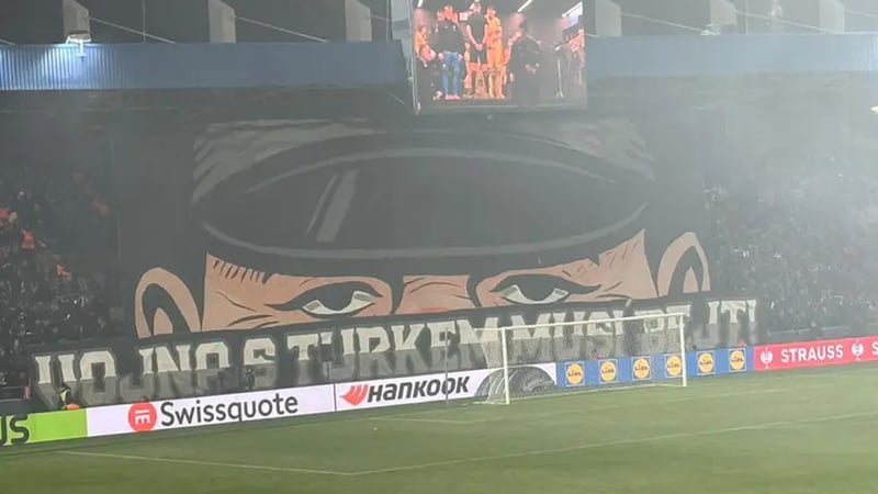 UEFA'dan ırkçı pankarta ceza... Fenerbahçe maçında açılmıştı!