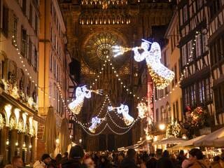 Une arme découverte près du marché de Noël de Strasbourg, une enquête ouverte
