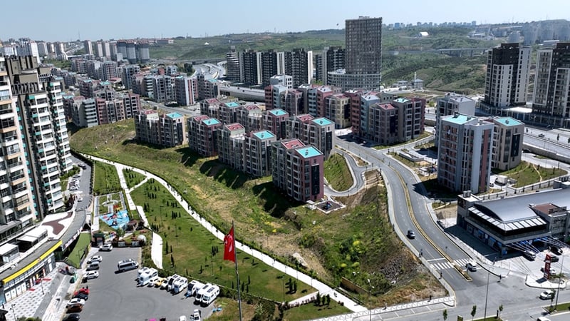 Bakan Kurum’dan Başakşehir sosyal konut paylaşımı