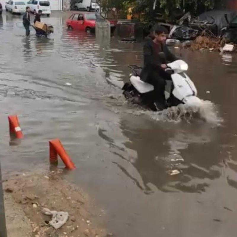 Batman’da sağanak Şırnak'ta kar
