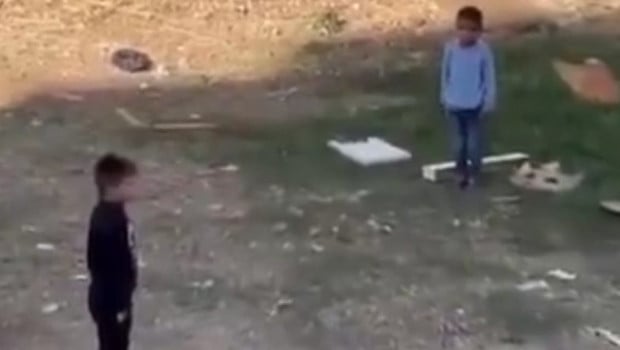 Mersin'de AFAD'dan siren testi... Oynayan çocuklar esas duruşa geçti