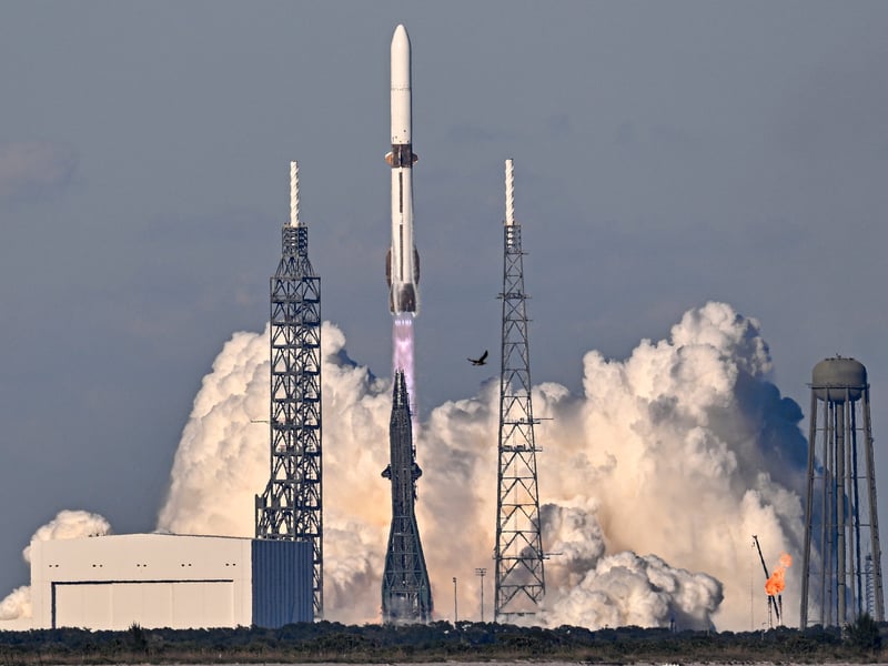 Watch Blue Origin's New Glenn booster land back on Earth after matching SpaceX with latest launch