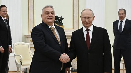 Guerre en Ukraine : la Hongrie continuera à acheter des hydrocarbures à la Russie, assure Viktor Orban